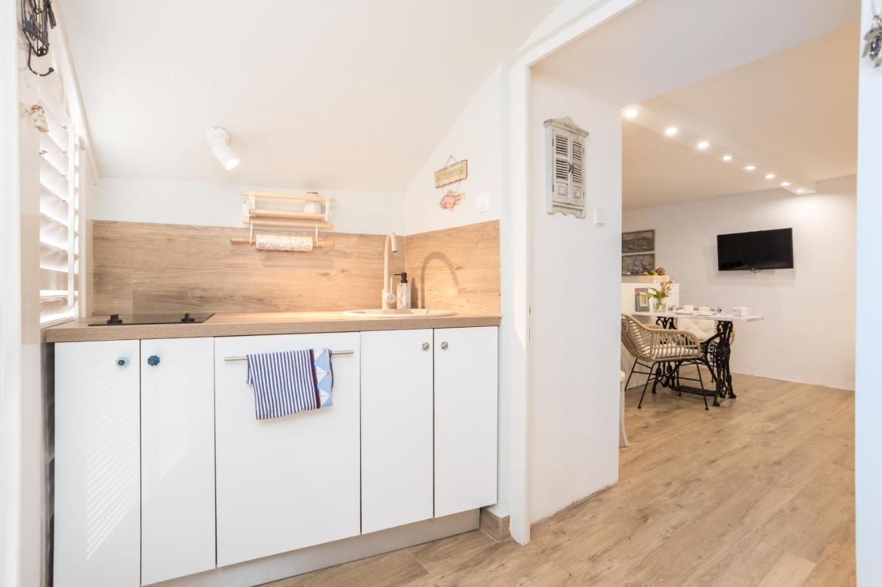 Charming Studio Apartment At House Rustica With Terrace And Nearby Parking Punat Exterior photo